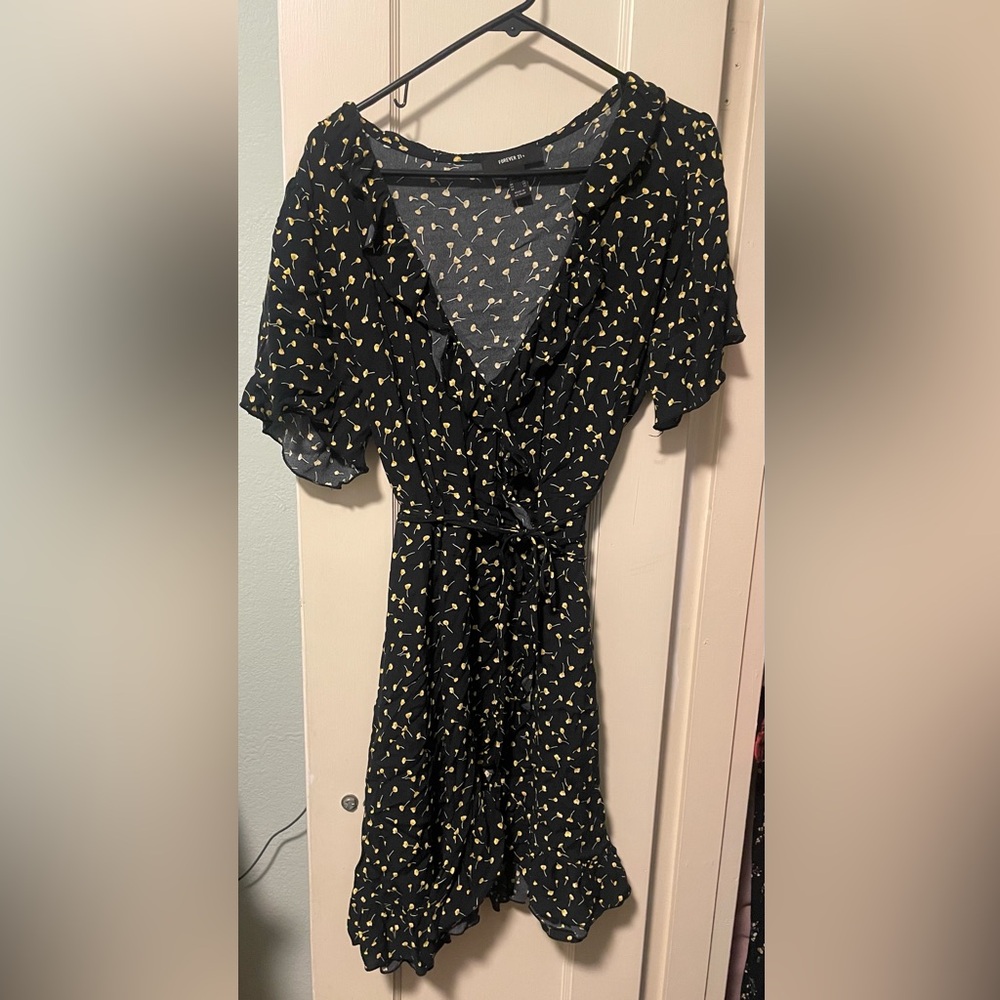 4/$25 bundle deal- Forever 21 Black Floral Wrap Dress